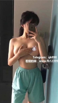 嘟嘟 158.E.48.19y    客評：妹子太年輕都感覺不太好下手xd  身材比例好，撞起來很有