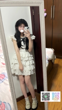 谷谷  161 B 45 21歲 貧乳  貧乳  貧乳 蝴蝶穴 張開粉紅色的  可舔可吸    kiss 69 LG