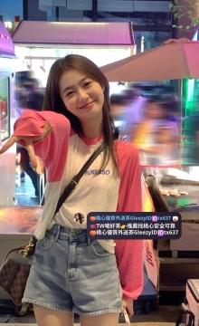 甜妹 162. 43kg. C奶. 21歲    清純鄰家小女孩